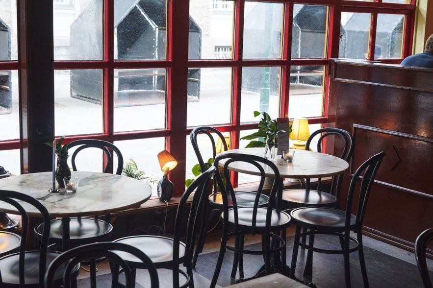 Hressó is located on Austurstraeti and offers traditional Icelandic food with authentic ingredients