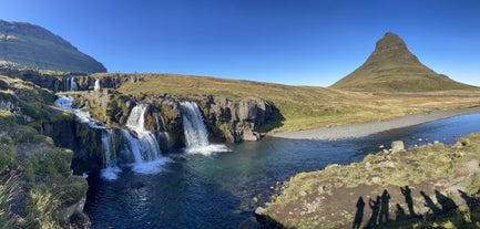 Kirkjufell mountain is located really close to the Kirkjufellsfoss waterfall.