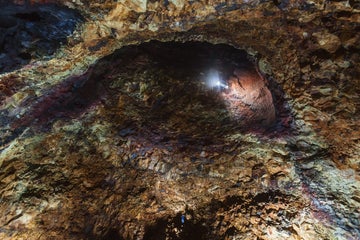 Þríhnúkagígur_inside volcano_southwest_summer_no watermark.jpg