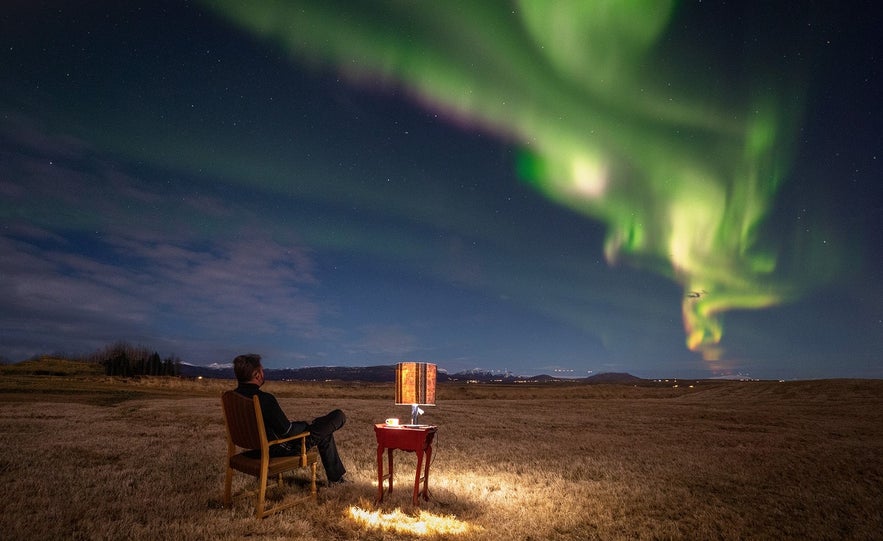 Watching the nortern lights in Iceland