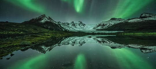Unknown_Winter_Northern Lights_Lake_Glacier.jpg