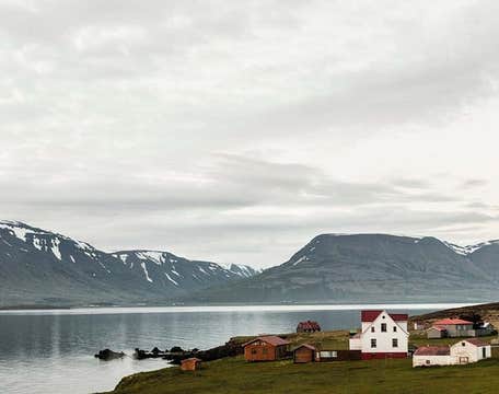 Snaelda Cottage Near Dalvík With Grill and Hot Tub
