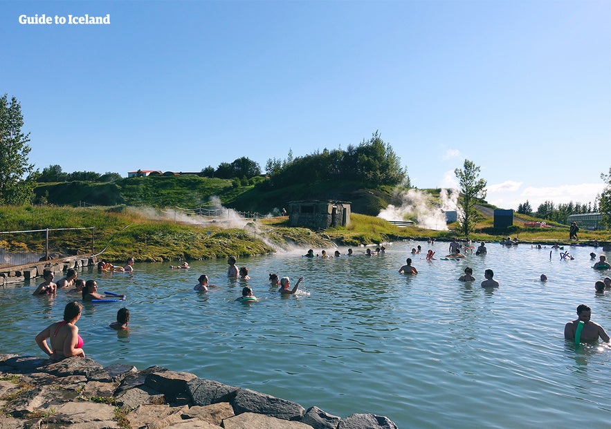 La Laguna Secreta es una piscina de aguas termales en la localidad de Fludir, Islandia.