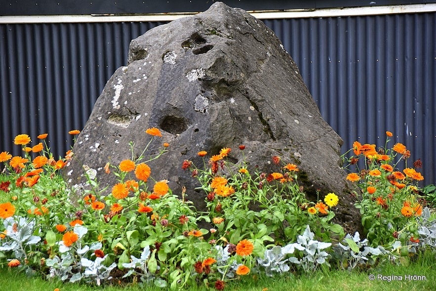 There is an elf rock in Grjotathorp, the oldest part of Reykjavik