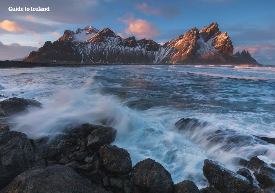 De Vestrahorn-berg is het hele jaar door een bezoek waard.
