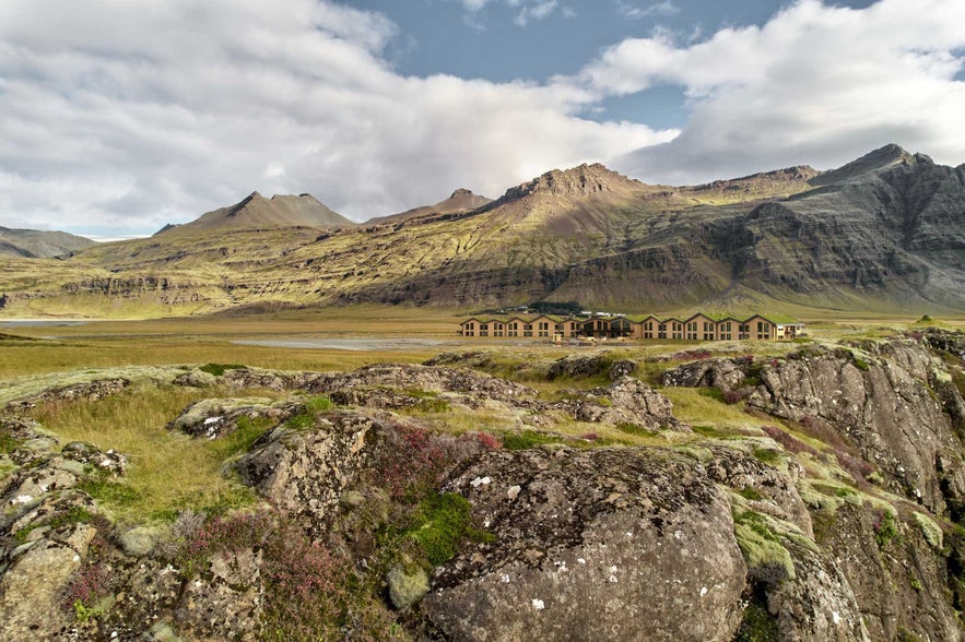 杰古沙龙冰河湖酒店（Hotel Jokulsarlon Glacier Lagoon）是游览东南部地区时值得一去的地方。