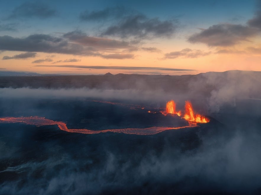 Le eruzioni nella penisola di Reykjanes vengono chiamate i 'Fuochi di Reykjanes.