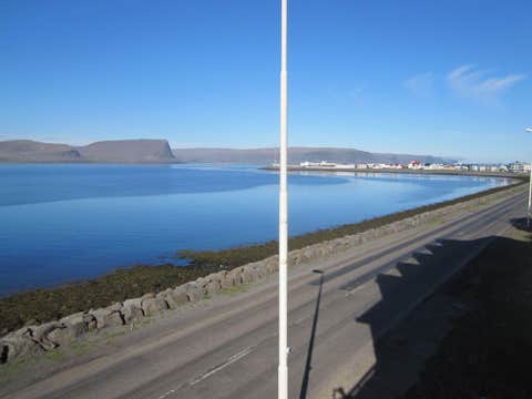 Affordable 3-Hour Bus Transfer from Brjanslaekur Port to Isafjordur with Westfjords Sightseeing