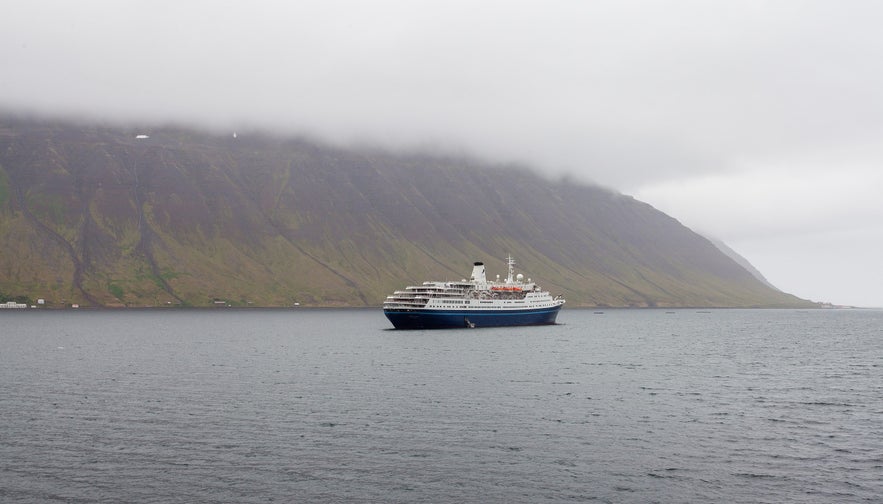 There are fun activities all around Iceland when traveling with a cruise ship