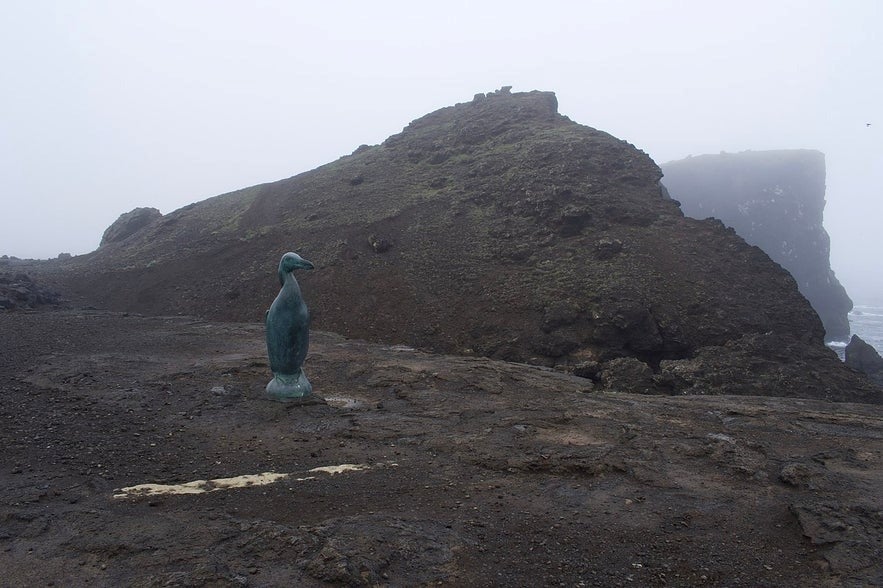 The last Great Auk in Iceland was killed in Eldey