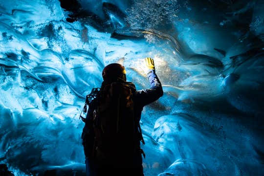 Guided 4x4 Ice Cave Tour in Vatnajokull with Transfer from Jokulsarlon Glacier Lagoon