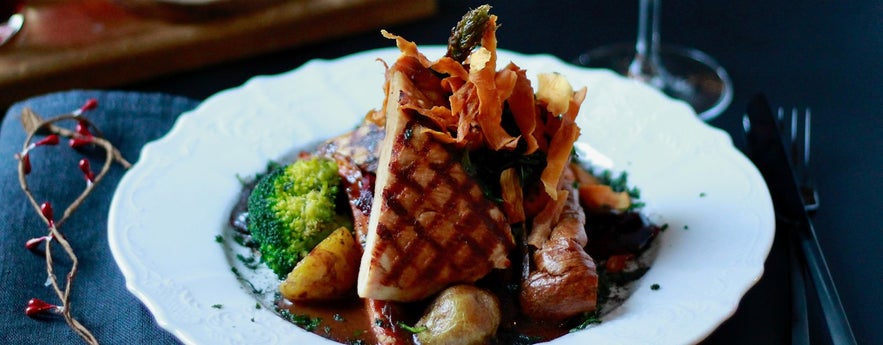 您可以在雷克雅未克的J&ouml;rgensen Kitchen & Bar餐厅品尝美味佳肴