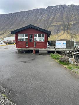 Family-Friendly 2-Hour Boat Ride from Isafjordur to Adalvik