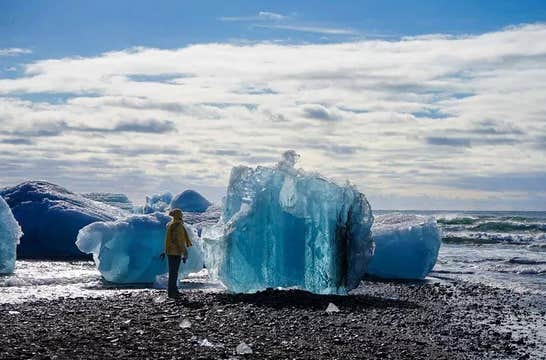 Fantastic 8-Day Northern Lights Ring Road Tour with Glacier Hiking & Whale Watching from Reykjavik