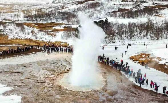 Fantastic 8-Day Northern Lights Ring Road Tour with Glacier Hiking & Whale Watching from Reykjavik