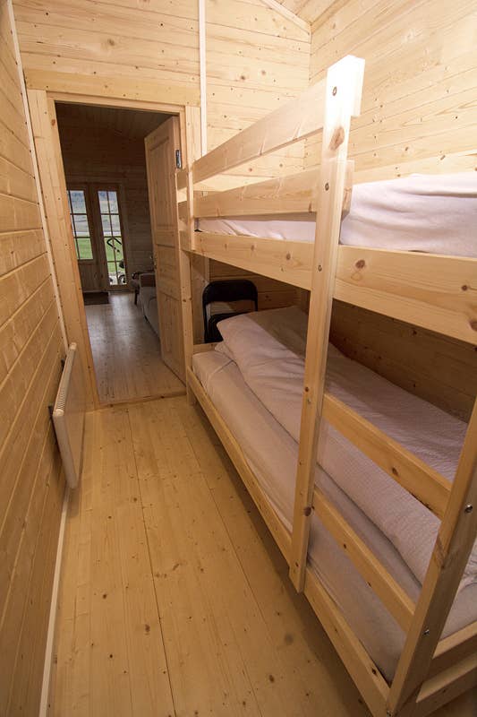 Some of the Bragdavellir Cottages have a room with a bunk bed.