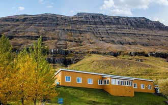 Hafaldan HI Hostel - Harbour Building is located near a fjord and mountain in Seydisfjordur.