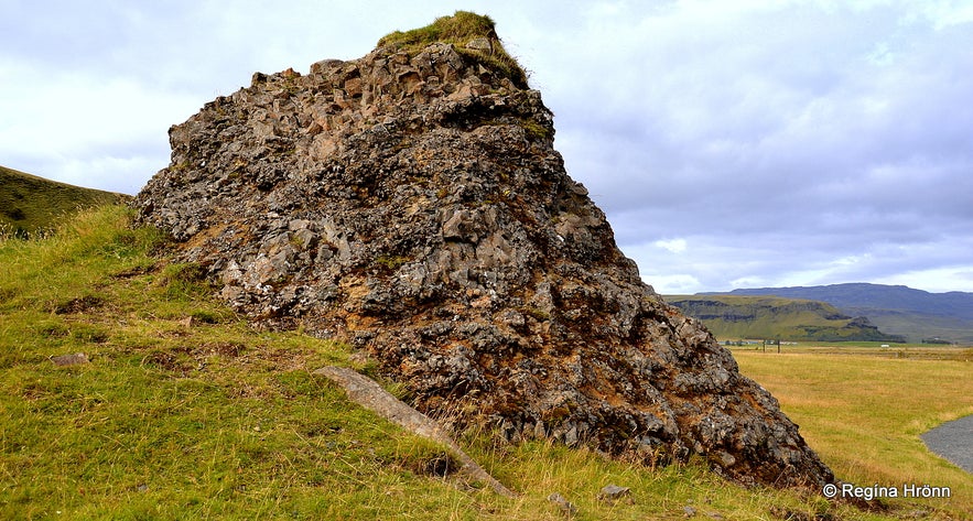 Hildishaugur burial mound Kirkjubæjarklaustur