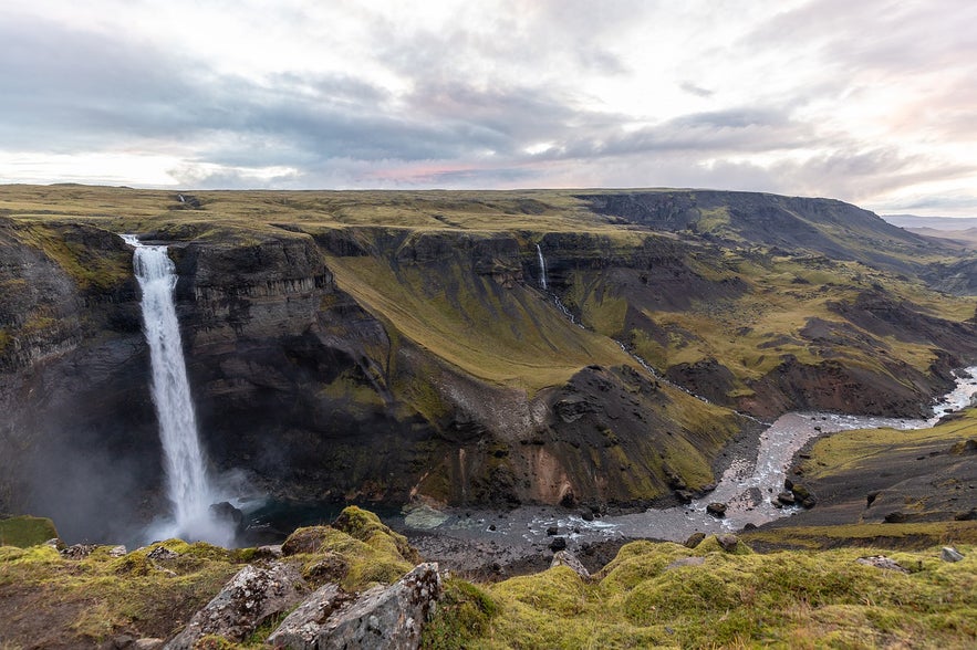 Hajfoss jest czwartym najwyższym wodospadem na Islandii.