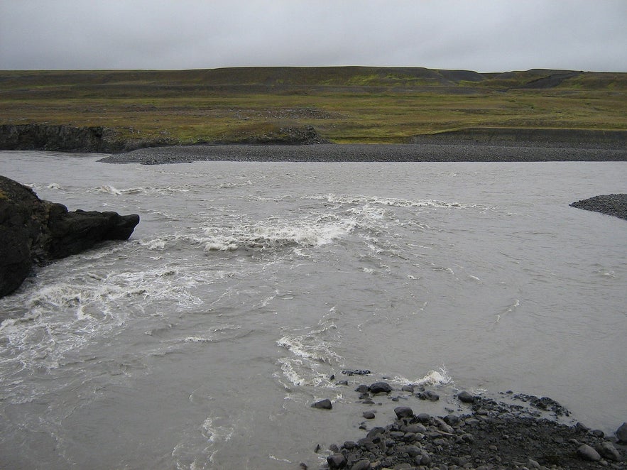 The artificial reservoir, Hálslón, now makes up 40 km of the Jokla's length.