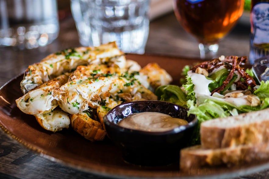 Manger au restaurant en Islande est un peu cher, mais très chic.