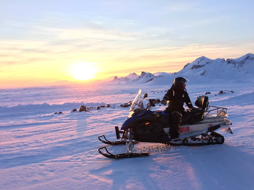 Snowmobiling on Langjökull glacier is a great detour on the Golden Circle.