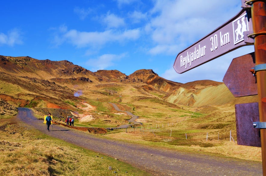 Reykjadalur ma naturalne gorące źródła.