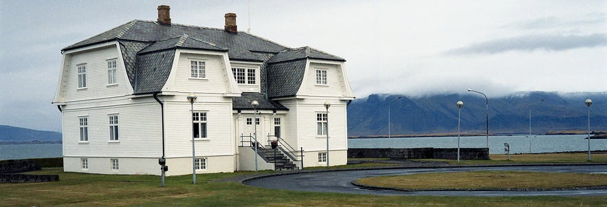 Hofdi House is a historical building in Reykjavik.