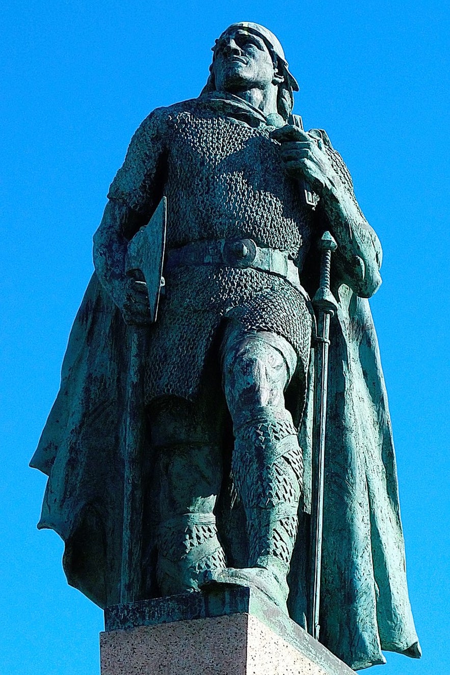 A statue of Leifur Eiriksson outside Hallgri­mskirkja church in Reykjavik City.