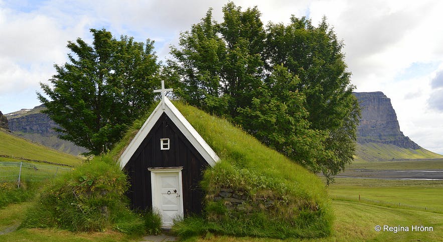 Núpsstaðarkirkja is the smallest turf church in Iceland. 