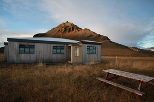 The Fell Holiday Home is located on the Snaefellsnes Peninsula.