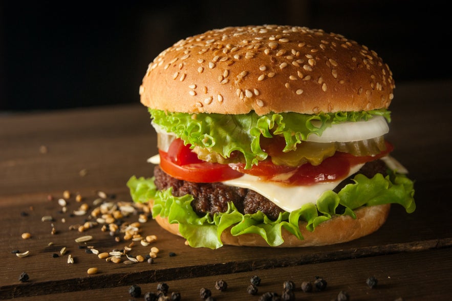 Bio Borgariでは、地元の新鮮な食材を使ったハンバーガーが食べられる