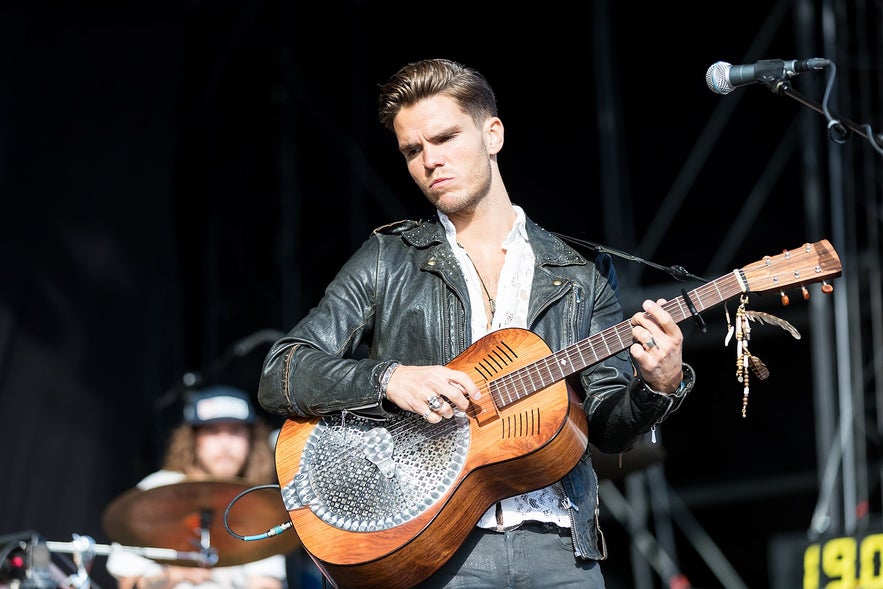 Kaleo's lead singer is an excellent guitarist.