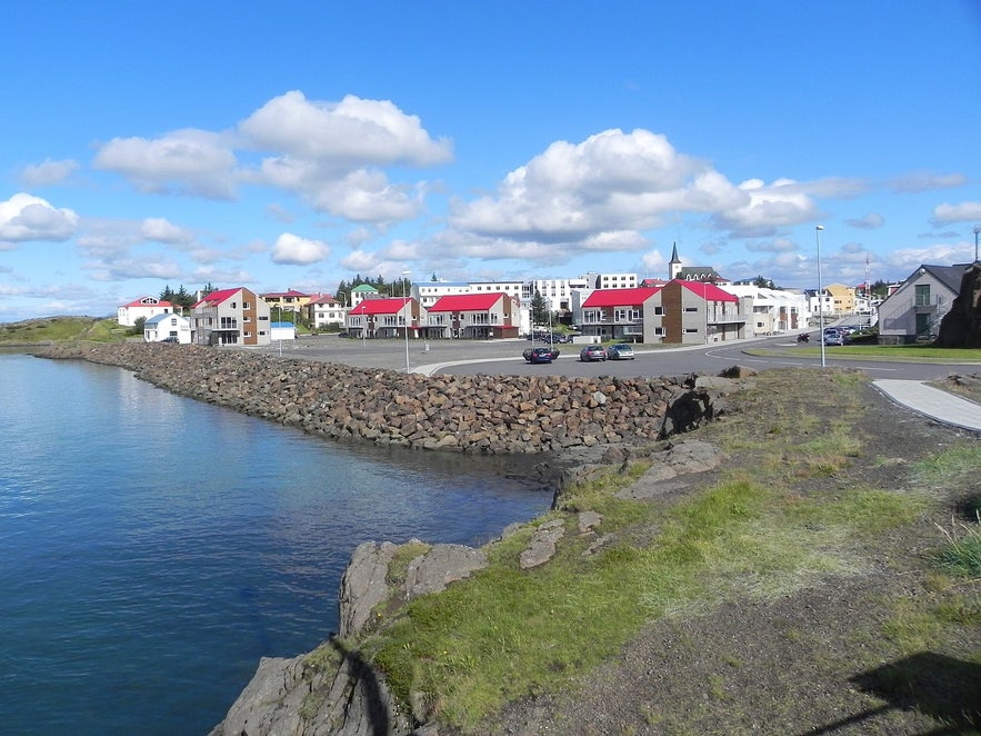 Borgarnes sits right by the ocean.