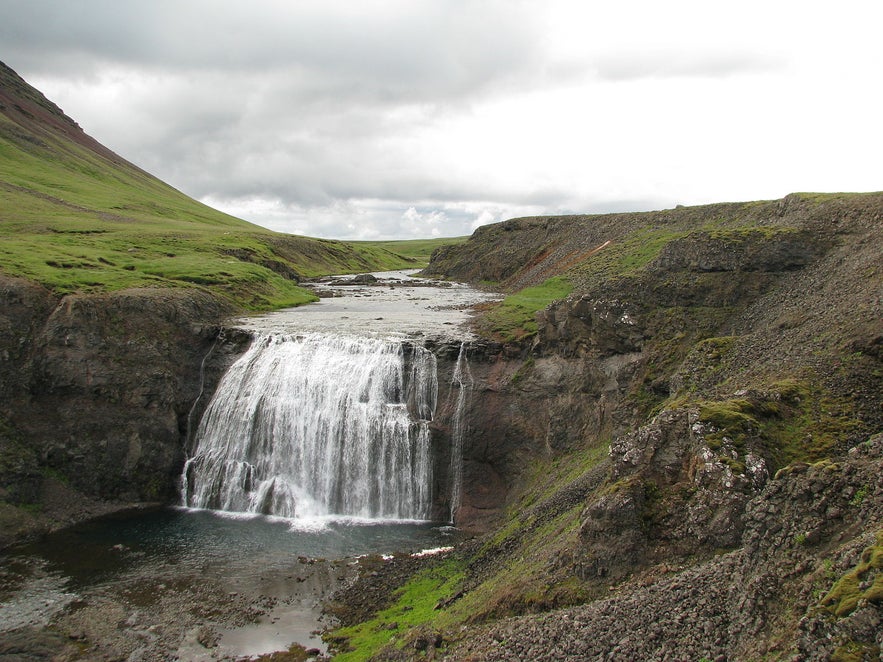 Þórufoss is a beautiful waterfall that is situated close to Þingvallavatn lake. Þórufoss is a beautiful waterfall that is situated close to Þingvallavatn lake.