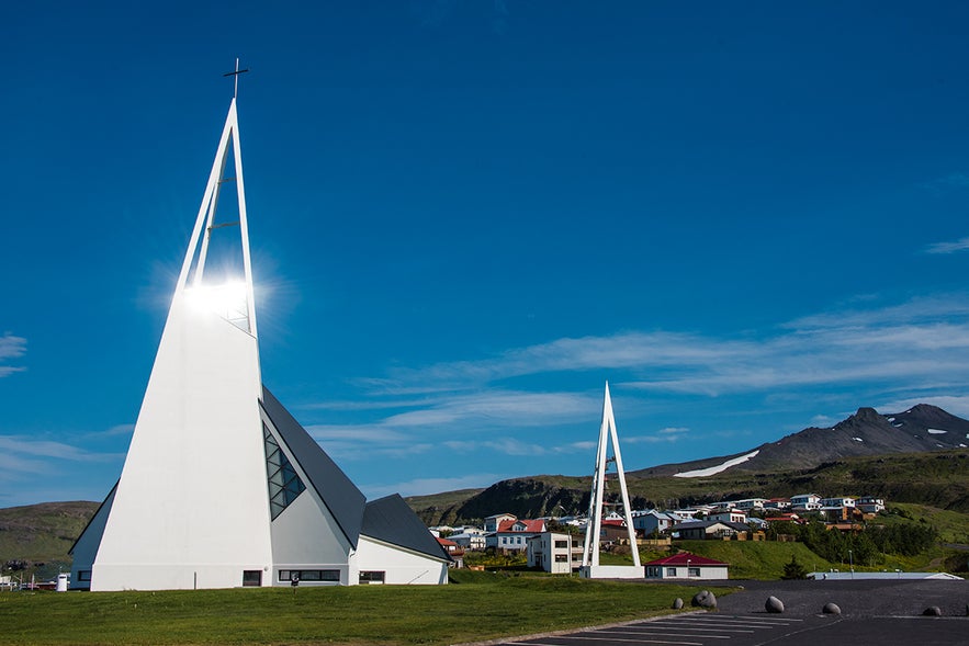 Olafsvik in Iceland has a beautiful church. Olafsvik in Iceland has a beautiful church.
