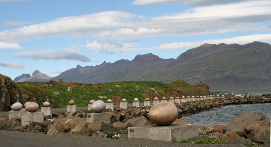 The Eggs of Merry Bay are a cheery sight. The Eggs of Merry Bay are a cheery sight.