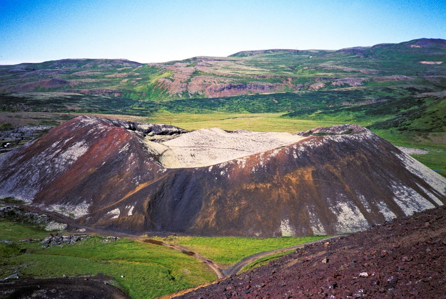 Ljosufjoll is a colourful pair of craters. Ljosufjoll is a colourful pair of craters.