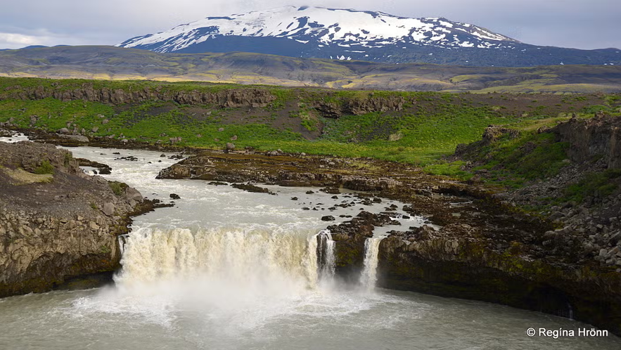 H&aacute;ifoss, Granni&nbsp;&amp; Hj&aacute;lparfoss - the beautiful Waterfalls in Foss&aacute; River in Iceland