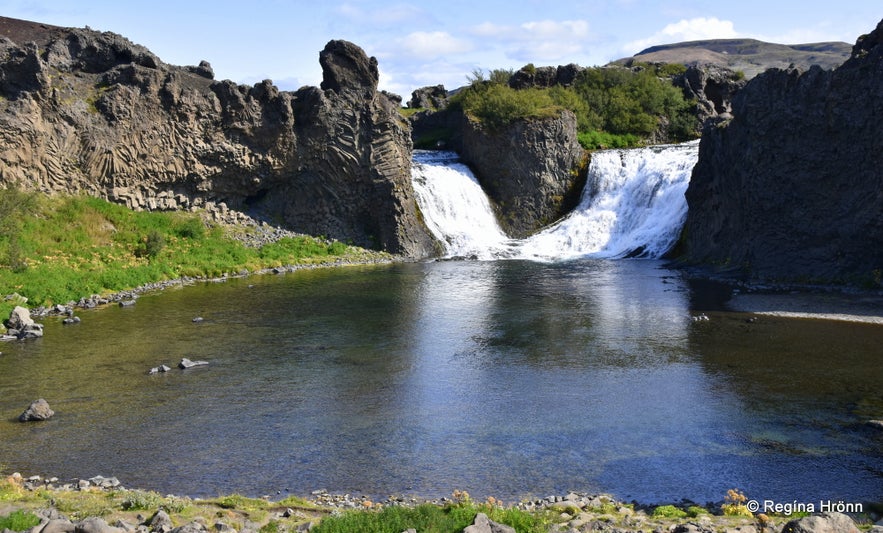 Háifoss, Granni & Hjálparfoss - the beautiful Waterfalls in Fossá River in Iceland Háifoss, Granni & Hjálparfoss - the beautiful Waterfalls in Fossá River in Iceland