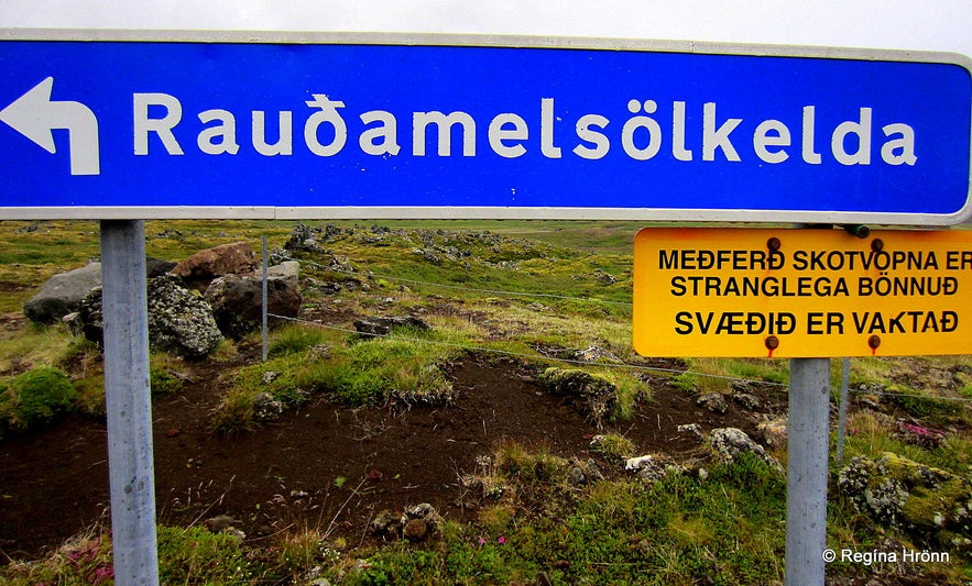 Sign by Rauðamelsölkelda Snæfellsnes