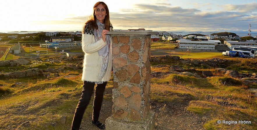 Regína by the view-dial on Vatnsás in Stykkishólmur