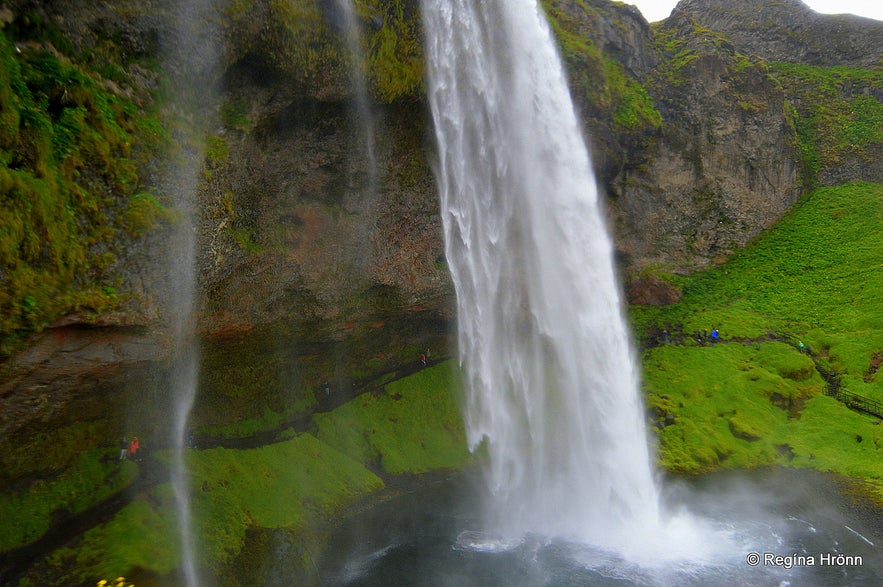 Seljalandsfoss waterfall