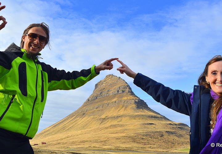 Regína with the tour guide at Nicetravel by Mt. Kirkjufell