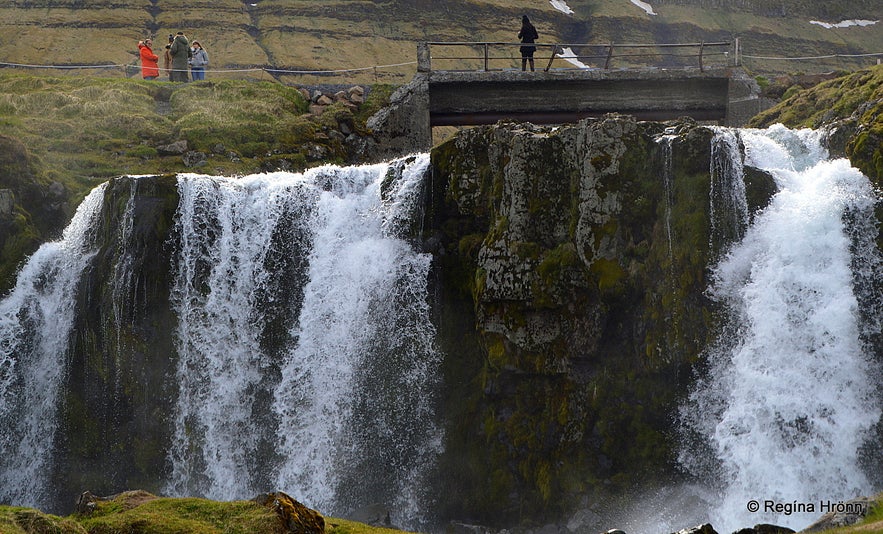 Kirkjufellsfoss and the old bridge at Snæfellsnes