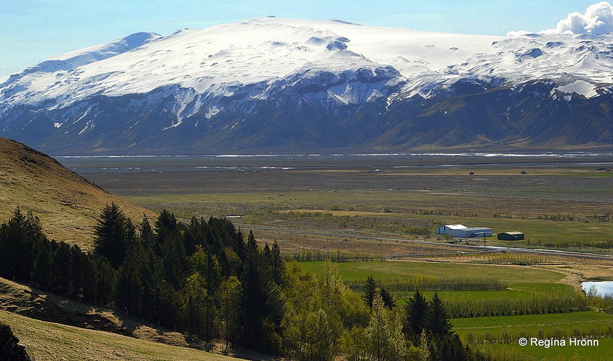 The view from Fljótshlíð of Eyjafjallajökull glacier