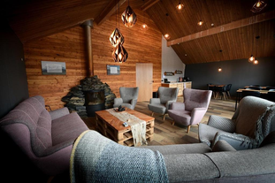 A comfortable lounge area at Fjalladyrd Hotel.