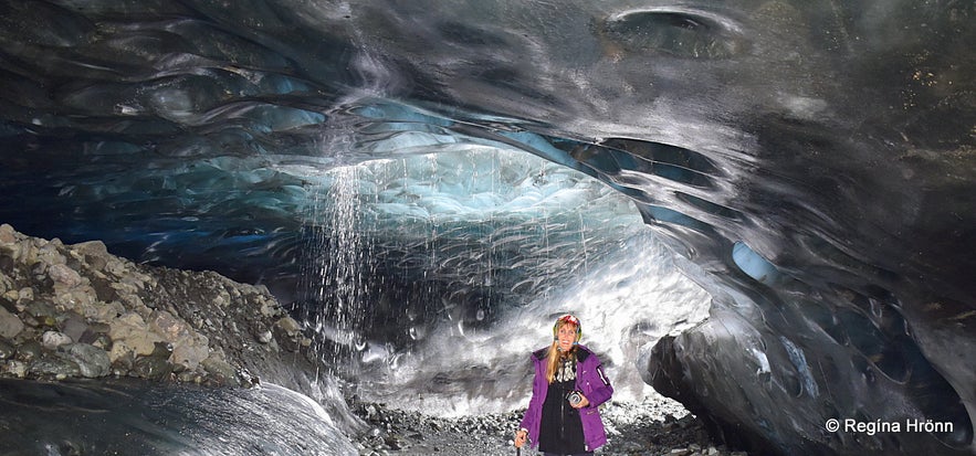 Reg&iacute;na inside the Sapphire ice cave