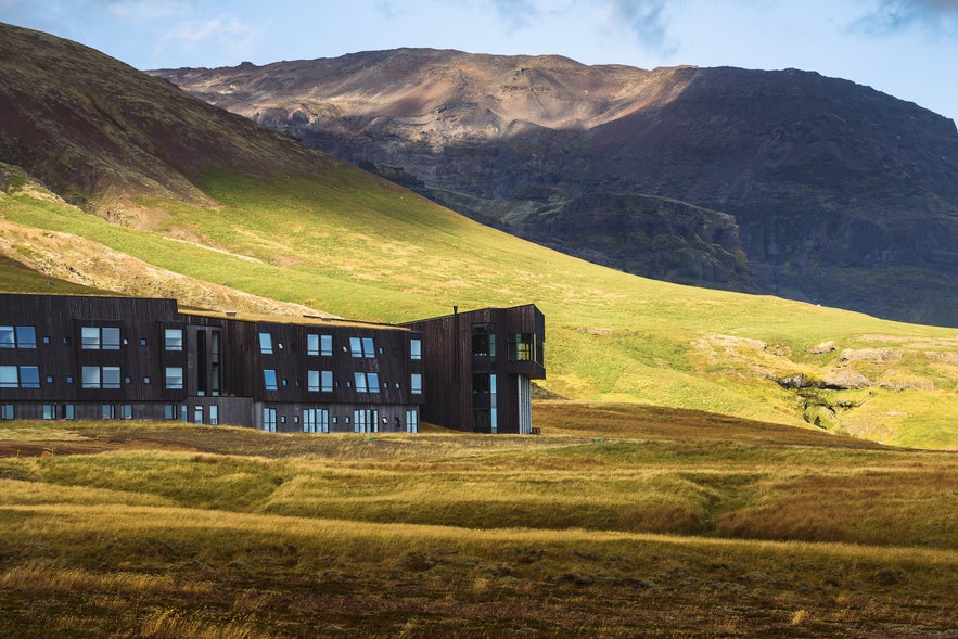 Hnappavellir, Iceland - Fosshotel Glacier Lagoon with a restaurant, a four-star hotel in Hnappavellir, located on the Ring Road and surrounded by beautiful icelandic nature.