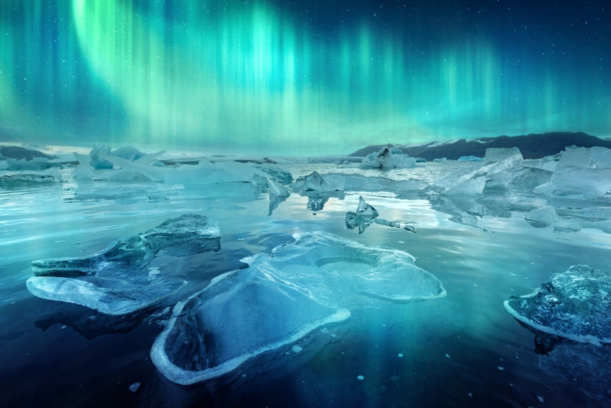 Northern Lights at Jokulsarlon Glacier Lagoon